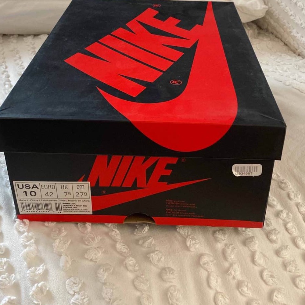 Jordan 1s - Picture 6 of 7